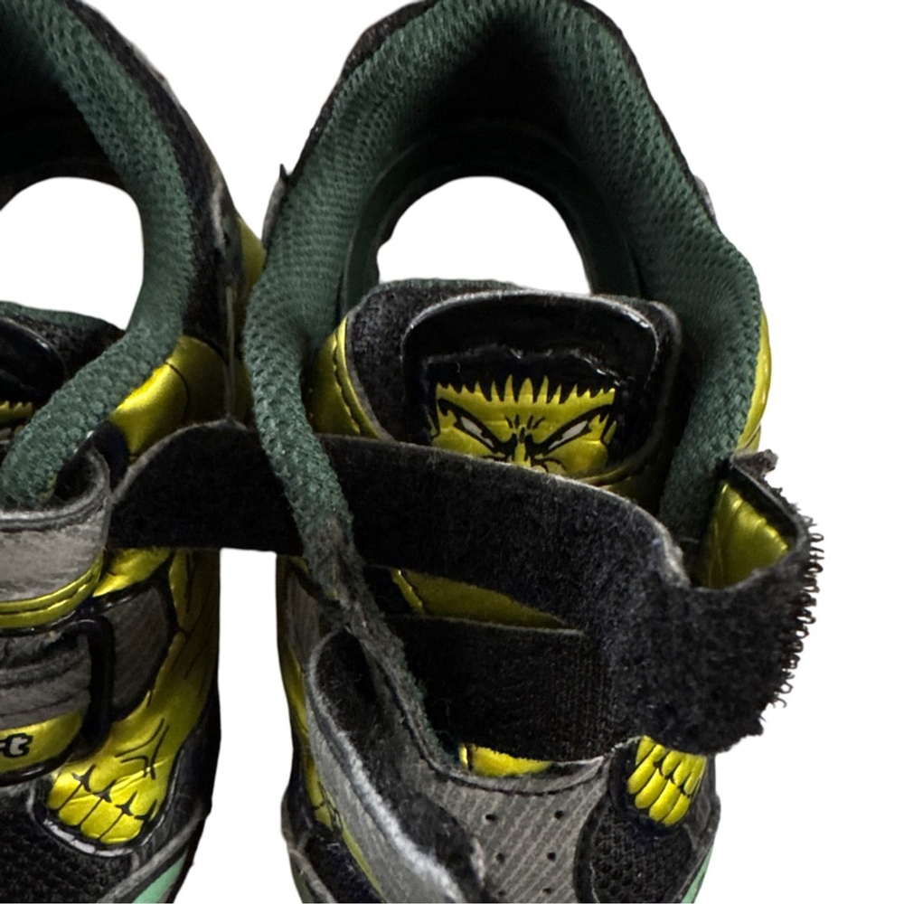 GEOX Kids Hulk Themed Black and Green Shoes - 5 1/2 - Picture 4 of 5